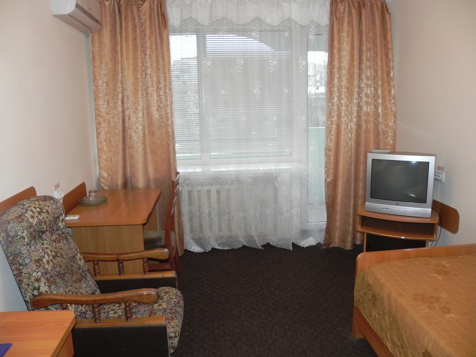 Hotel Rassvet Dnipro Exterior foto